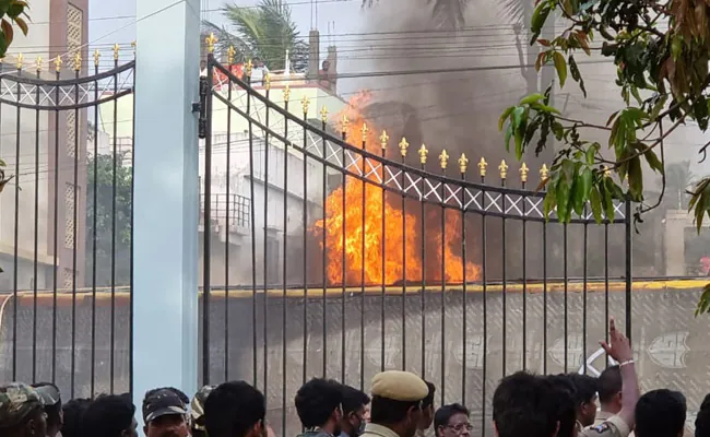 andhra-pradesh-ministers-house-set-on-fire-amid-violence-over-renaming-district
